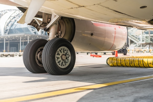 Photo aircraft tires of plane