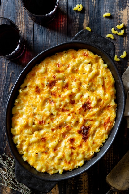 American dish mac and cheese