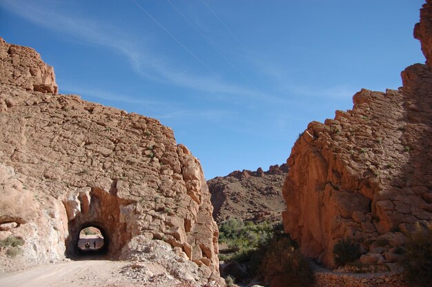 Photo archway at old ruined building against sky