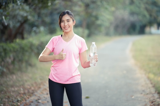 Asian women are opening drinking water