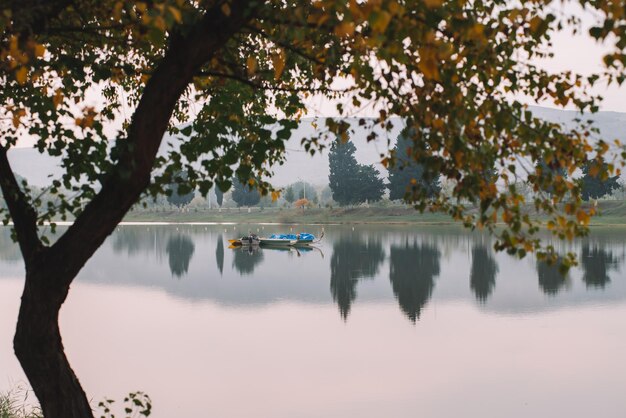 Autumn colors by the lake