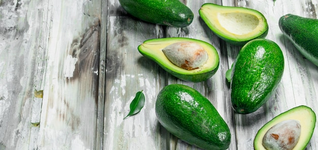 Avocado whole and cut with bone