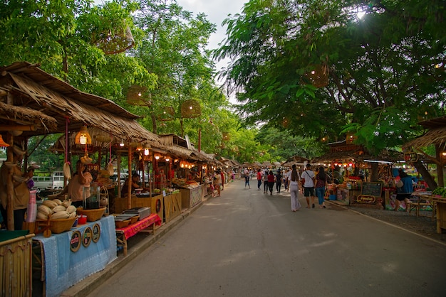 Ayutthaya Night Market is a new market of the province. Located behind the old town hall.