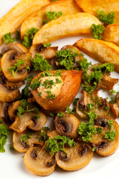 Baked potato with mushrooms and chicken breast