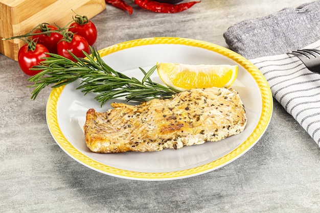 Photo baked salmon fish served rosemary