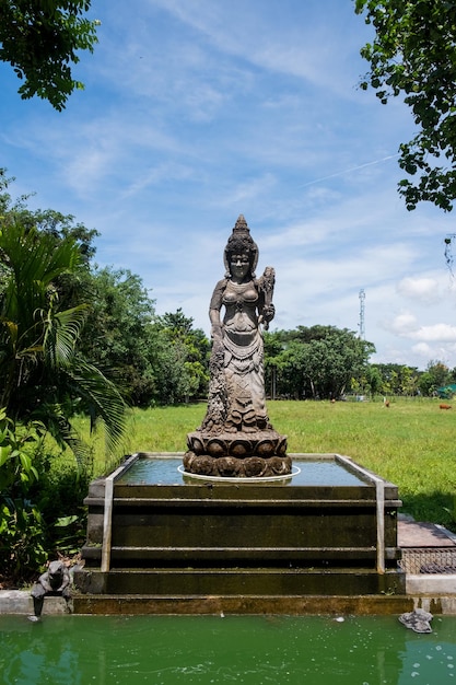 Balineese statue in monkey forest ubud