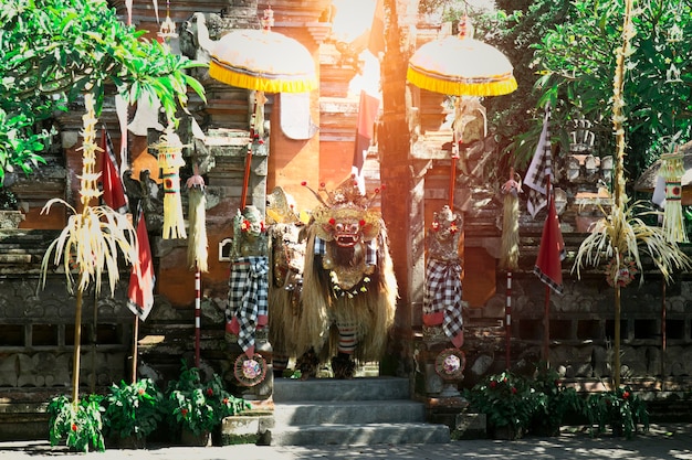 Photo balinese traditional barong devil mask