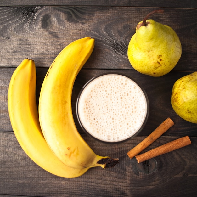 Banana and pear smoothie