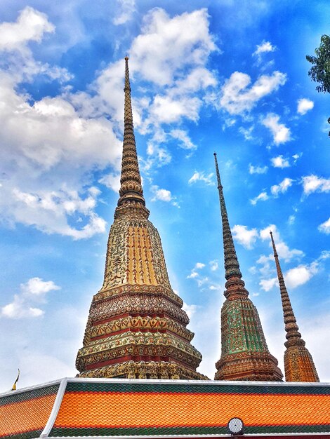 Photo bangkok thailand on july 26 2023 wat phra chettuphon wimon mangkhlaram ratchaworamahawihan is known as wat pho