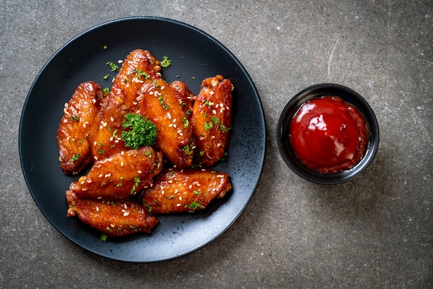 barbecue chicken wings with white sesame