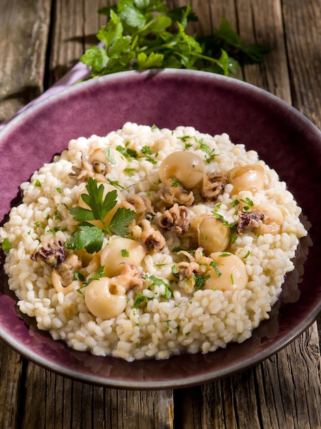 Barley risotto with small sepias