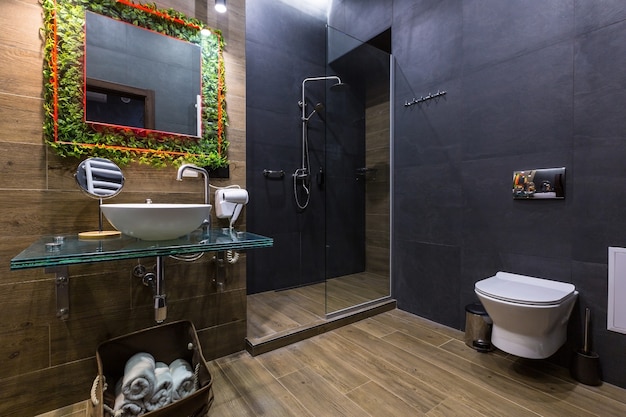 bathroom in dark colors