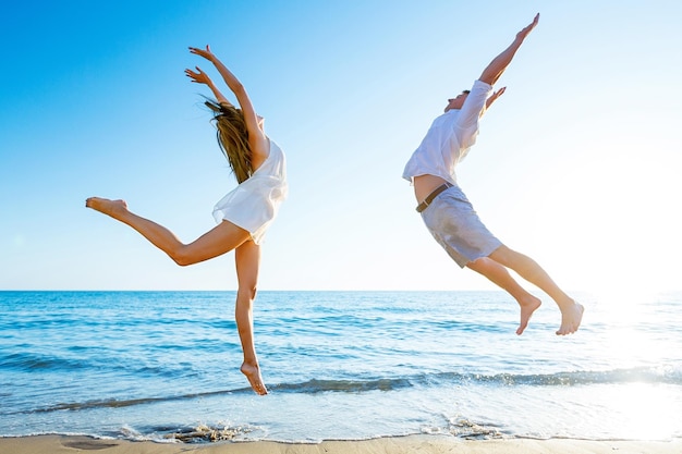 Beach boyfriend couple female friends girlfriend happiness