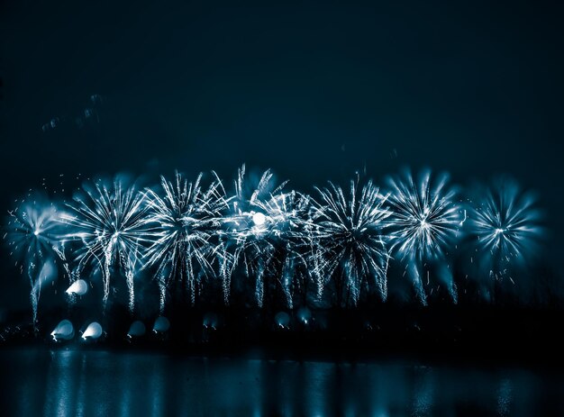 Photo a beautiful blurred abstract fireworks display in riga