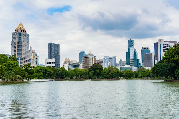 Beautiful cityscape with lake