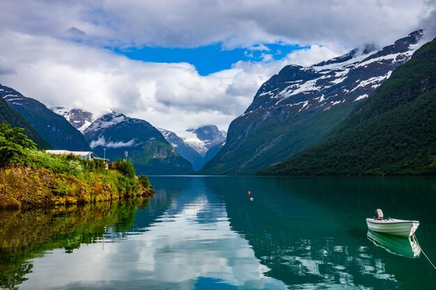 Photo beautiful nature norway natural landscape. lovatnet lake.