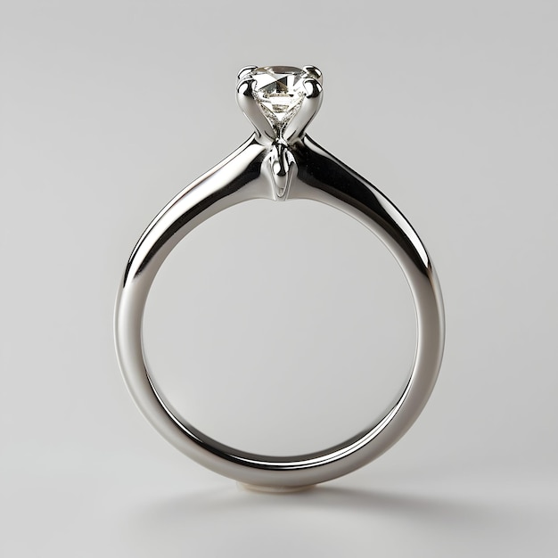 Photo beautiful ring emerald metal ring with topaz and diamonds stone including clipping path