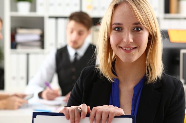 Photo beautiful smiling businesswoman portrait