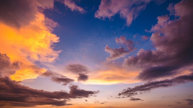 Beautiful twilight sky with cloud before sunset