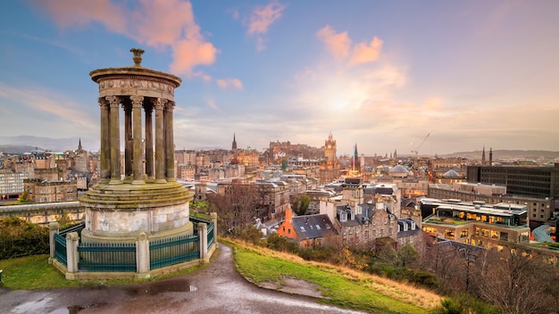 Beautiful view of the old town city of Edinburgh