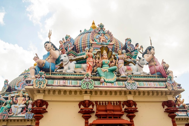 A beautiful view of Sri Mariamman temple in Singapore