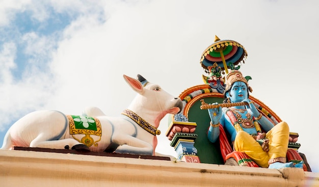 A beautiful view of Sri Mariamman temple in Singapore