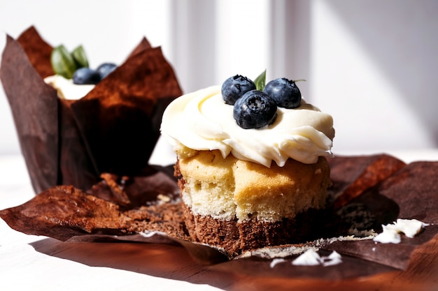 Berry cupcakes with filling Dessert 