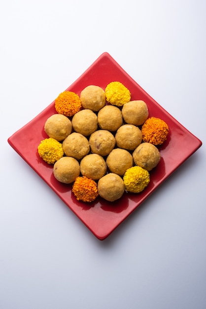 Besan ladoo are delicious sweet balls made with gram flour sugar ghee amp cardamoms