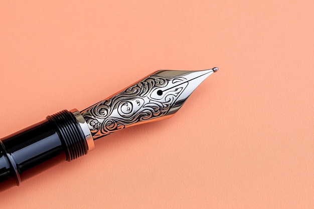 Photo a black and gold pen with a design on the front