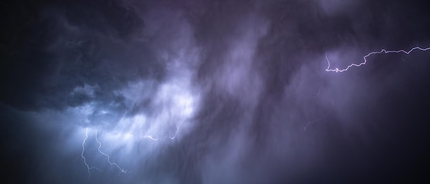 Photo blue electric lightning bolt