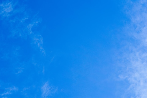 Photo blue sky and white clouds conceptual summer photo