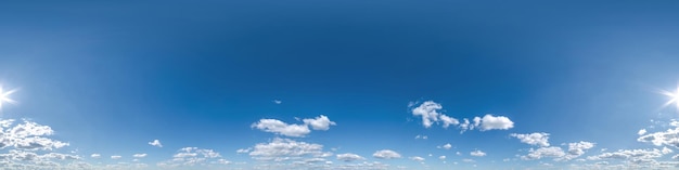 Photo blue sky with beautiful clouds as seamless hdri 360 panorama view with zenith in spherical equirectangular format for use in 3d graphics or game development as sky dome or edit drone shot