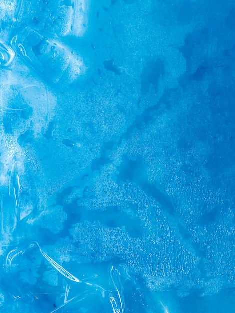 Photo a blue water surface with a blue background and a white line in the middle