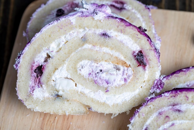 Blueberryflavored dessert made of cottage cheese and berries