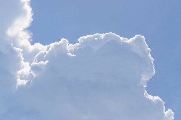 Blurry image of white clouds on the dark blue sky The more you look, the more you come up with new ideas, ideas and imaginations.