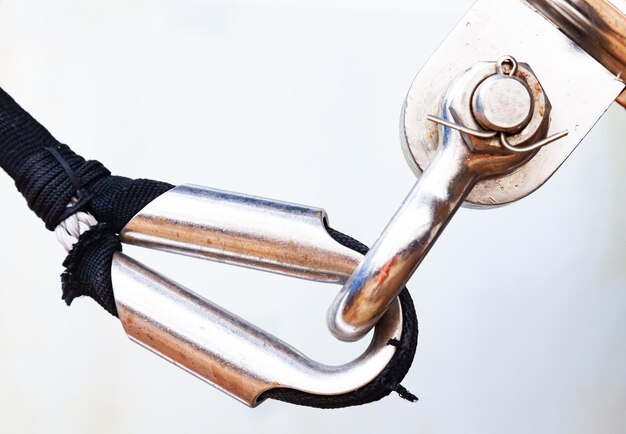 Boat mount A shackle with a rope attached to a steel ear on the bow of the boat