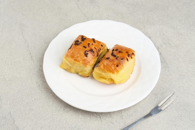 Bolen Pisang is a light dish made from bananas covered in rolled sheets of pastry dough