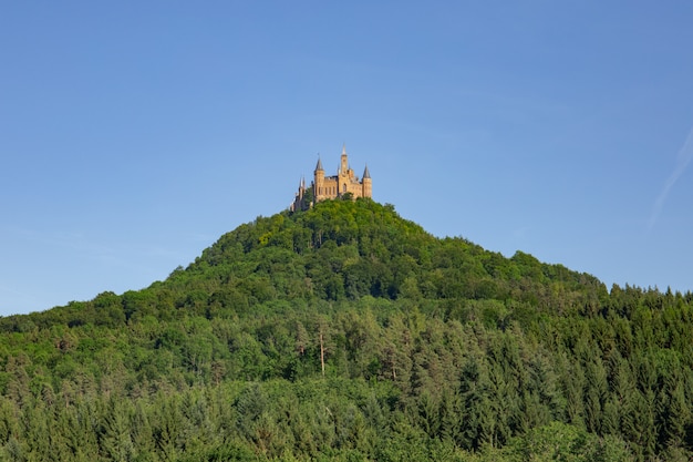 Photo bottom view of hohenzollern castle in germany