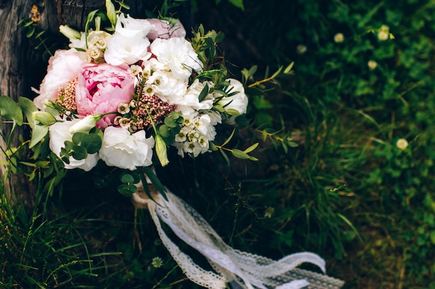 Bouquet of red and pink flowers