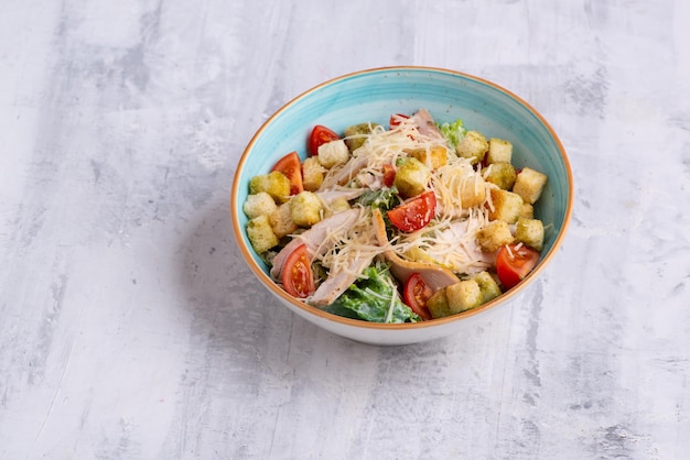 A breadcrumbs salad with vegetables and meat