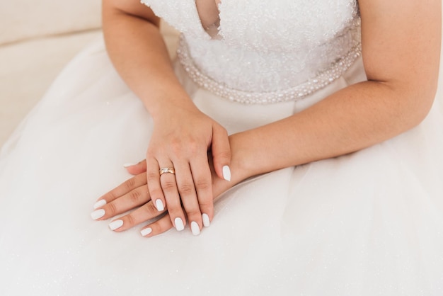 Bride's hands beautiful wedding details