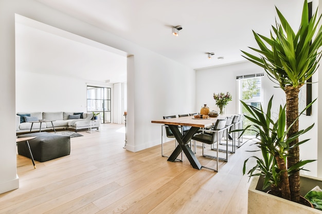 Bright dining room with decorative table and chairs