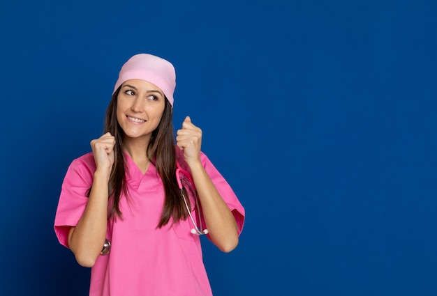 Brunette young woman wearing a yellow T-shirt