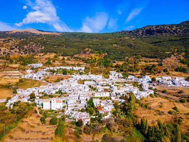 Photo bubion village aerial panoramic view spain