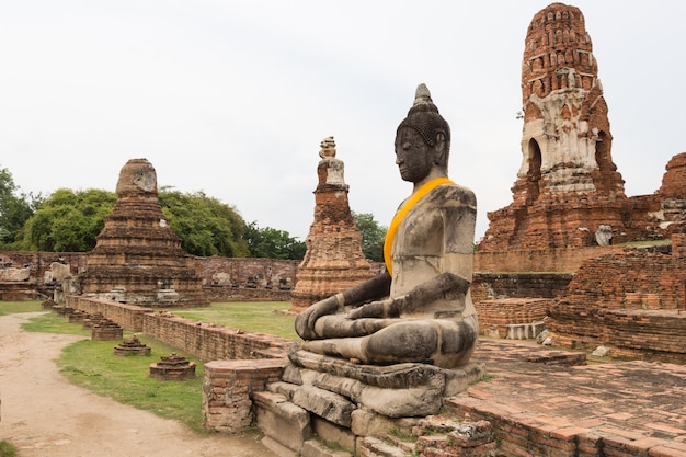 Buddha statue in Wat Mahathat