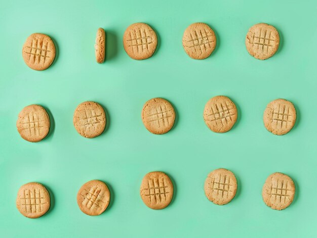 Photo a bunch of cookies that have the number 3 on them