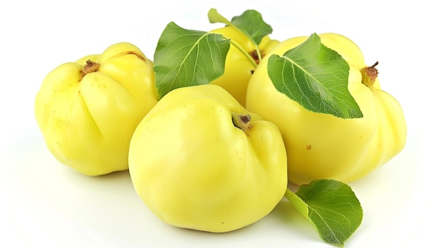 Photo bunch of fresh quince on white background