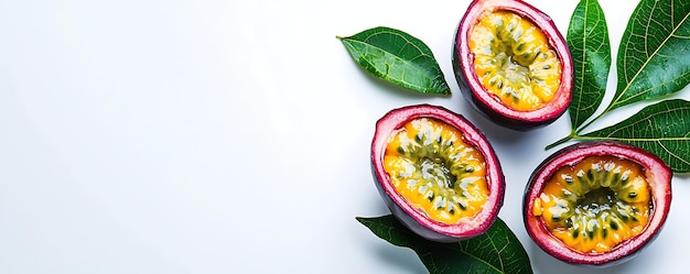 Photo a bunch of yellow passion fruit with green leaves