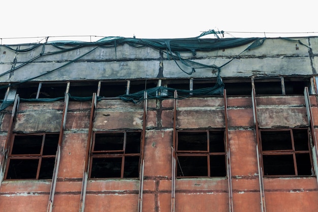 a burned house, a destroyed building, a building damaged in the war