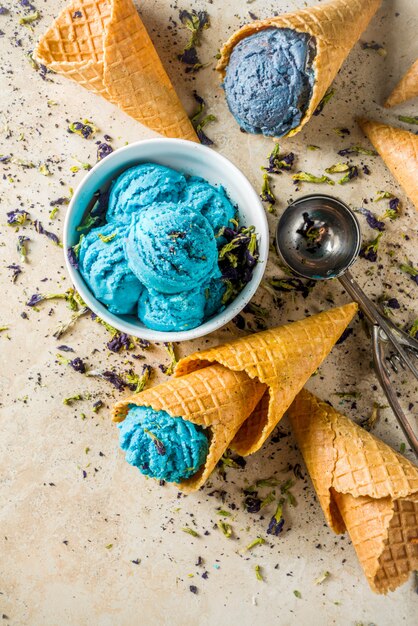 Photo butterfly pea flower ice cream